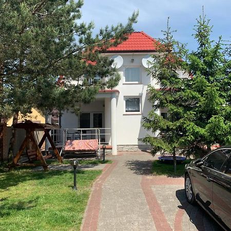 Комфортабельный Коттедж Bed & Breakfast Svityaz' Bagian luar foto
