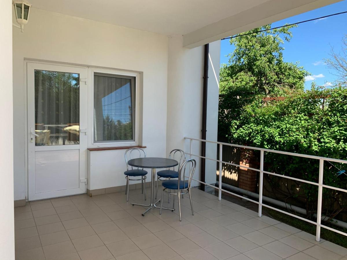 Комфортабельный Коттедж Bed & Breakfast Svityaz' Bagian luar foto