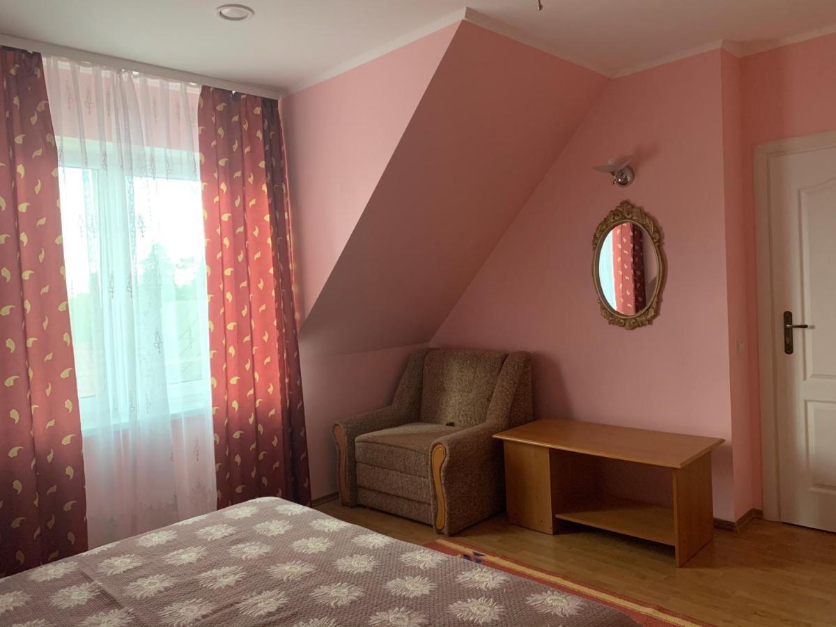 Комфортабельный Коттедж Bed & Breakfast Svityaz' Bagian luar foto