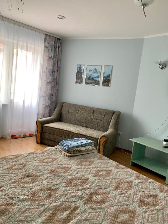Комфортабельный Коттедж Bed & Breakfast Svityaz' Bagian luar foto