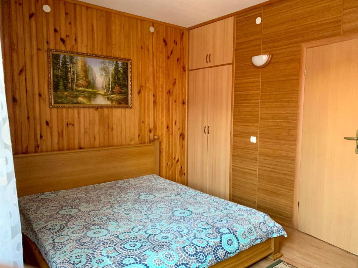 Комфортабельный Коттедж Bed & Breakfast Svityaz' Bagian luar foto